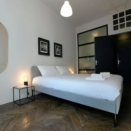 Appartement Insolite - Cosy Calme Proche Cathedrale Avec Vue Sur Cour Clermont-Ferrand